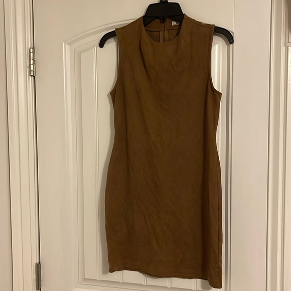 Chloe K Dresses & Skirts - Chloe K Tan Faux Suede Leather Dress Size Medium short zipper at back of neck